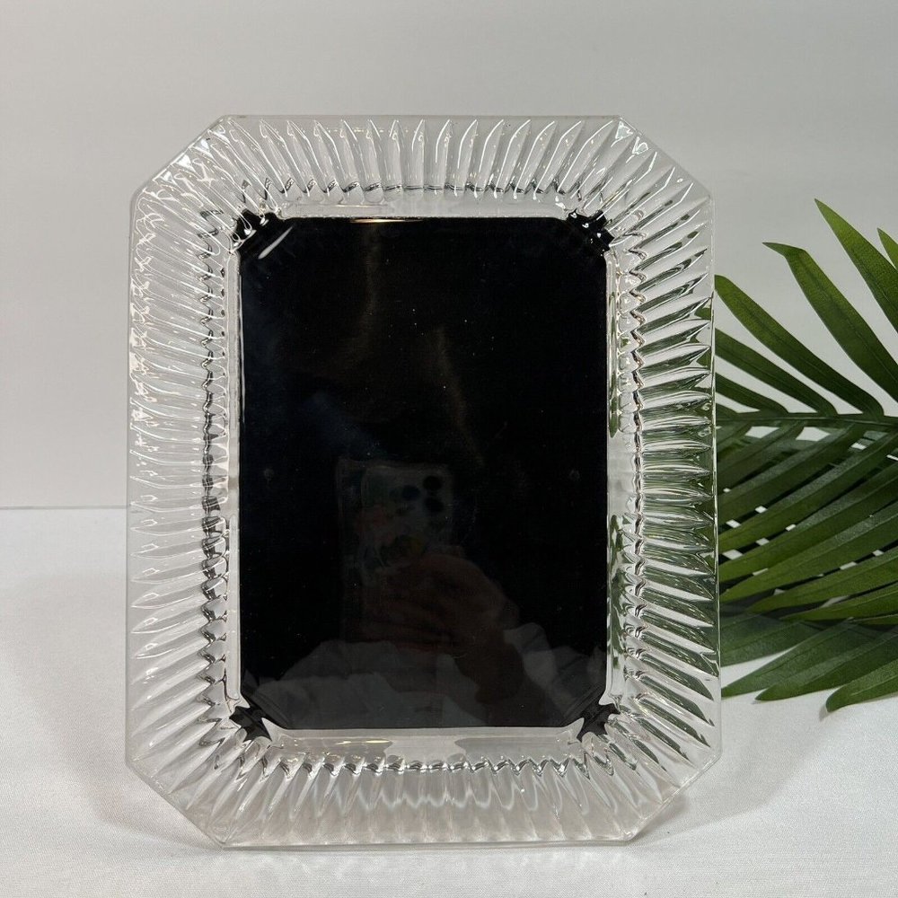 MIKASA CASCADING BRILLIANCE RIBBED PATTERN CRYSTAL PHOTO FRAME 5" X 7" Waterford
